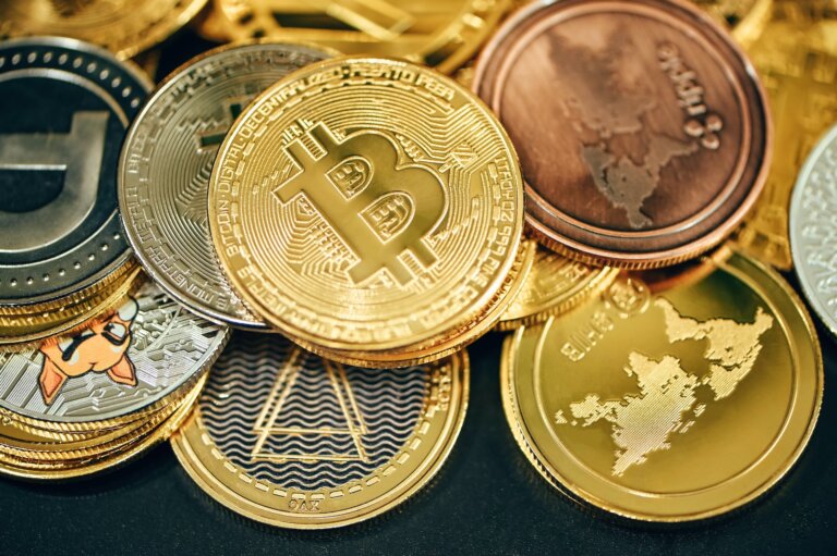 Mikä kryptovaluutta kasvattaa arvoaan eniten?